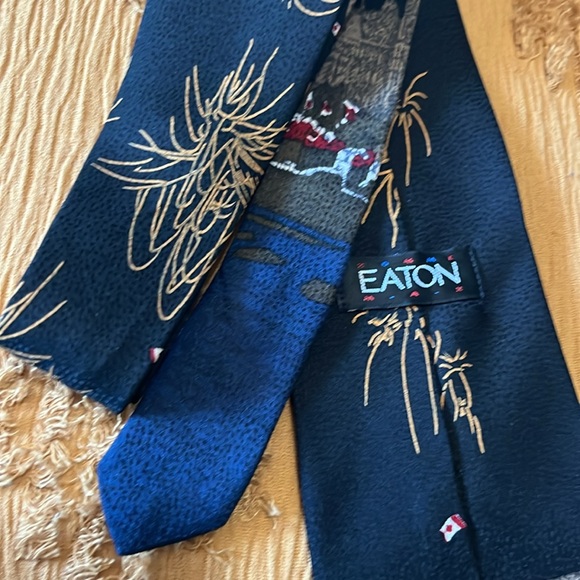 Vintage EATON Silk Men’s Neck Tie Canada Parliament Canadian Necktie​​​ - Picture 4 of 4